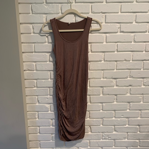 Ruched bodycon dress - Picture 2 of 5